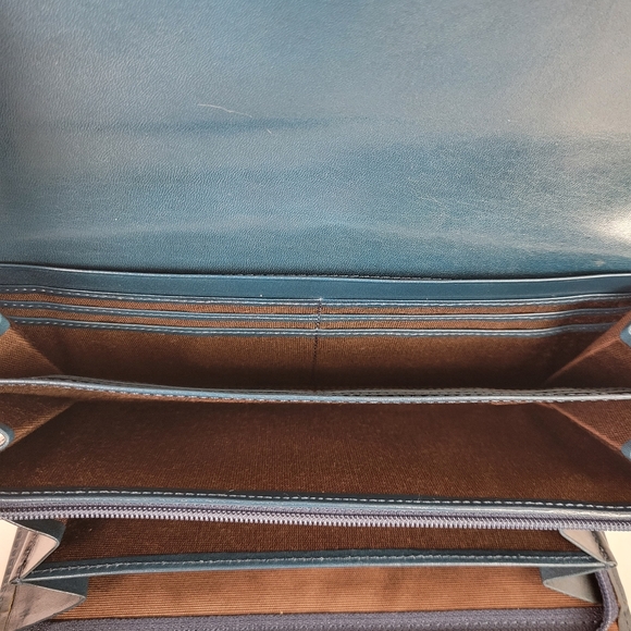 CHLOE Scallop Detail Continental Wallet - Picture 12 of 14